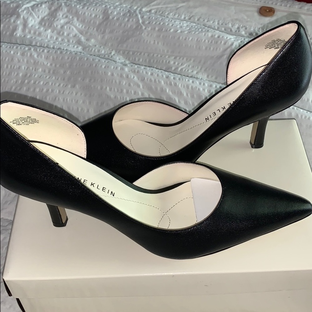 Anne Klein Black pumps